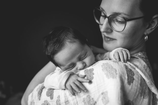 Babyshooting Velbert, Babyfotograf Essen, Babyfotografie Kettwig, Babyfotos Ratingen, Neugeborenenfotografie Lintorf , Knipskind