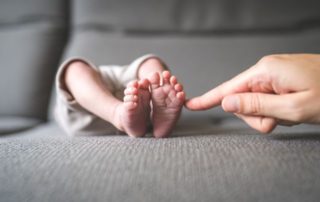 Babyfotoshooting Essen, natürliche Babyfotos, emotionale Babyfotos, Newbornfotos Essen, Wochenbettfotos Essen ,Babyfotos