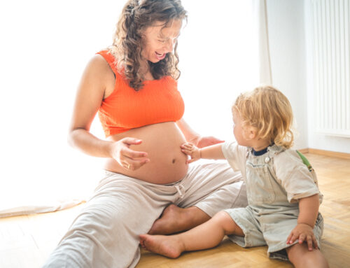 Babybauchshooting mit Geschwisterkind